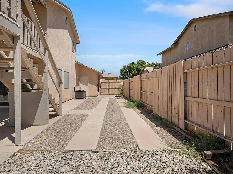 2571 W Orange Ave — Photo 37