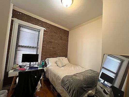 4th image of 212 E 29th St #2A
