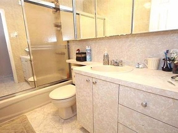 4th image of 7223 Avenue