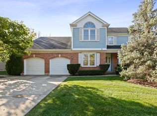 5 Chestnut Ter, Buffalo Grove, IL 60089
