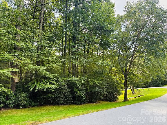 3rd image of 20 Prickly Briar Rd