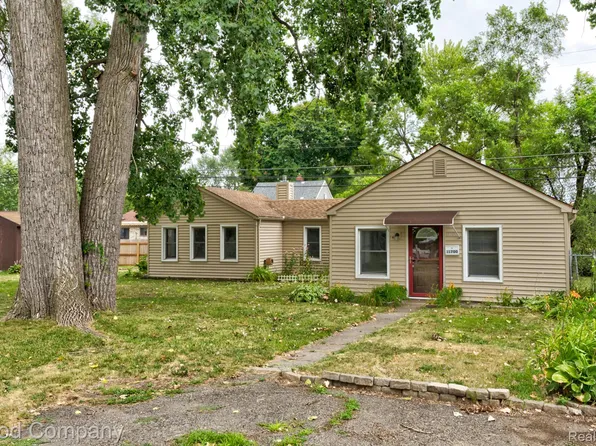 11700 Cavell St, Livonia, MI 48150
