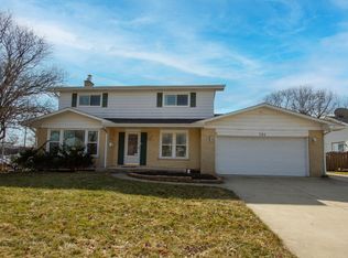 761 E Juniper Dr, Palatine, IL 60074