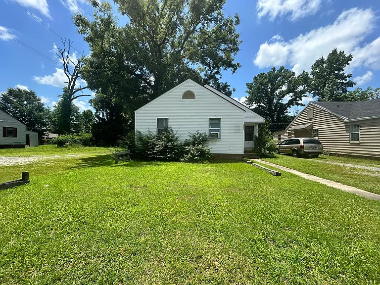 600 W 27th Ave — Photo 3