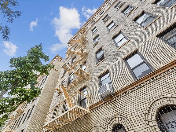 4th image of 333 E 80th St APT 3I