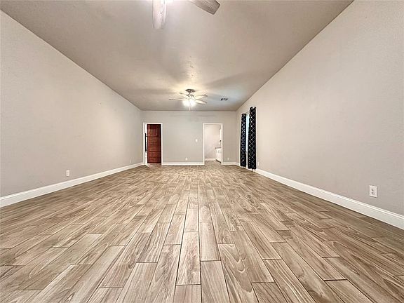5th image of 612 N Hobson Ave