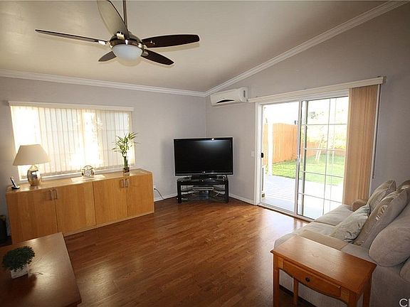 5th image of 10541 Olive St