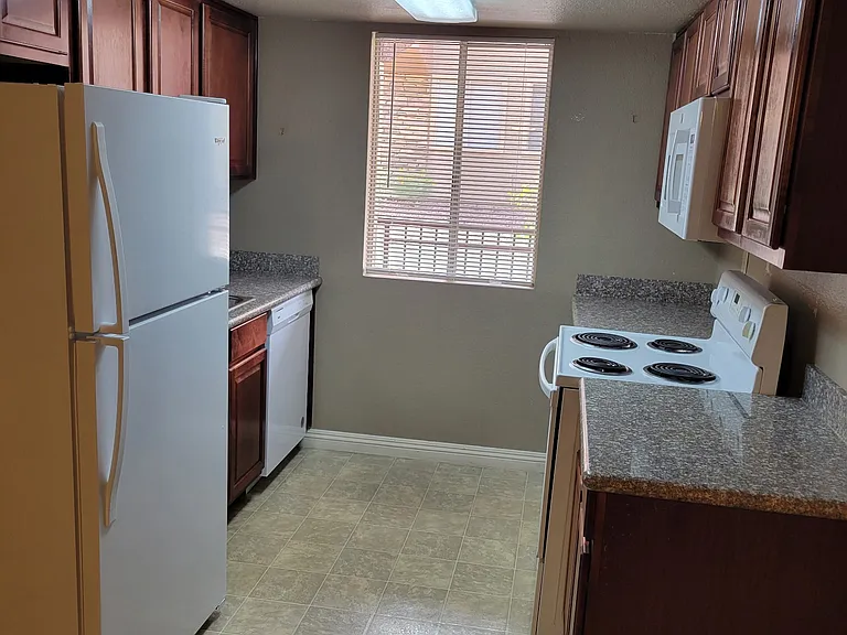 4450 Sandy River Dr #93 — Photo 7