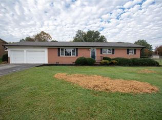 3607 Greenhill Dr, High Point, NC 27265