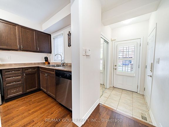 5th image of 1552 Gainer Cres