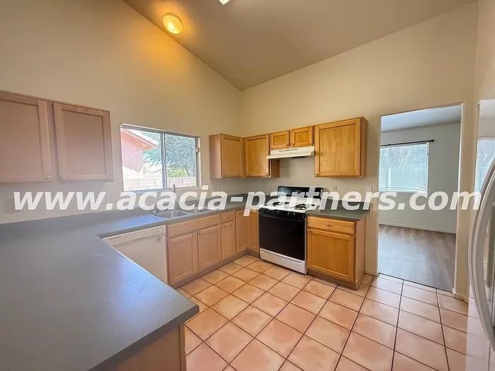 9660 E Paseo Del Tornasol — Photo 6