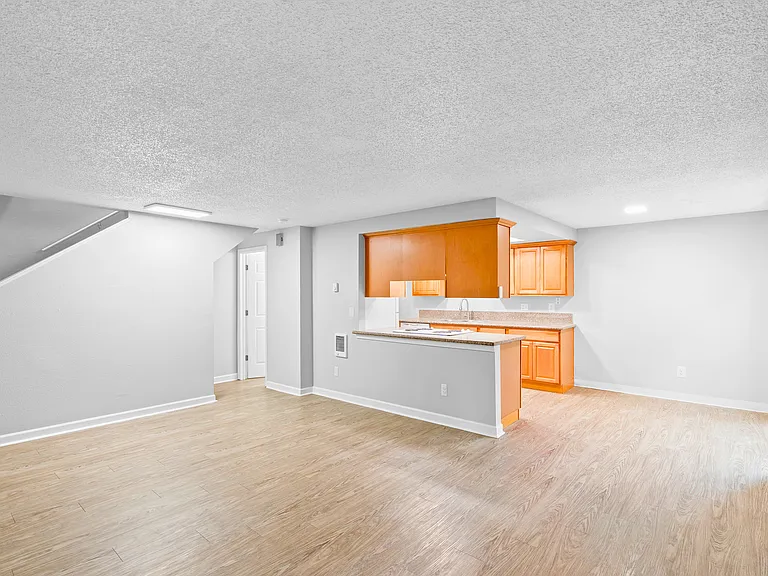 Cascade Park Apartments — Photo 14