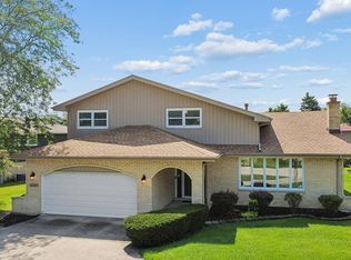 12123 W Lake View Dr, Orland Park, IL 60467