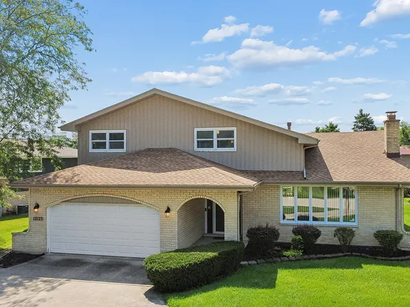 12123 W Lake View Dr, Orland Park, IL 60467