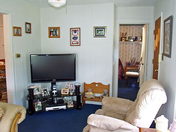 3rd image of 3209 Glencoe Ave
