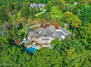 1320 W Gunn Rd, Rochester, MI 48306