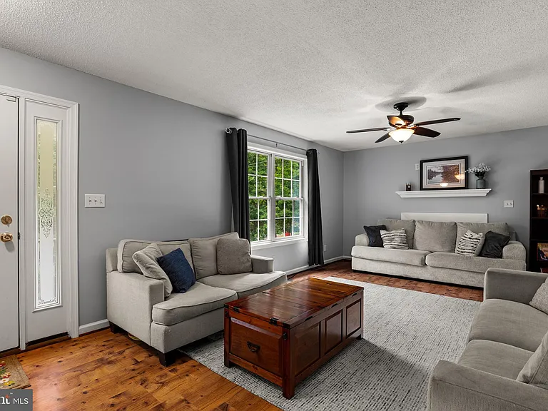 344 White Mule Ln — Photo 2
