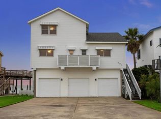 301 Isles End Rd, Tiki Island, TX 77554