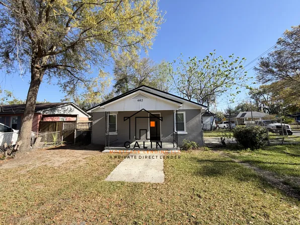 602 W 61st St, Savannah, GA 31405