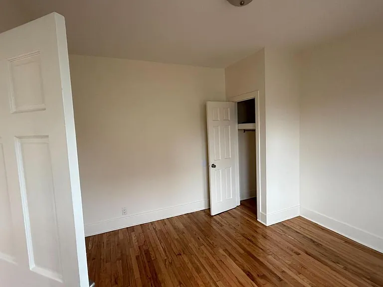 497 Van Cortlandt Park Ave — Photo 4