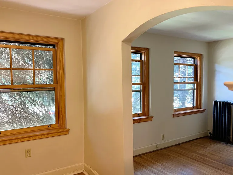 Amherst Woods Apartments — Photo 24