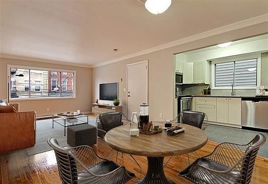 1st image of 425 5th St Unit 2