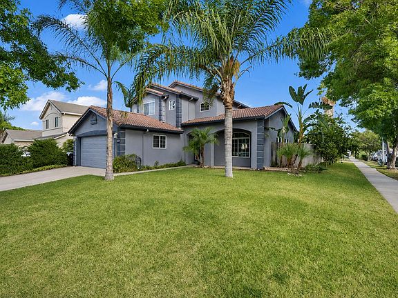 2nd image of 901 Alcoy Dr