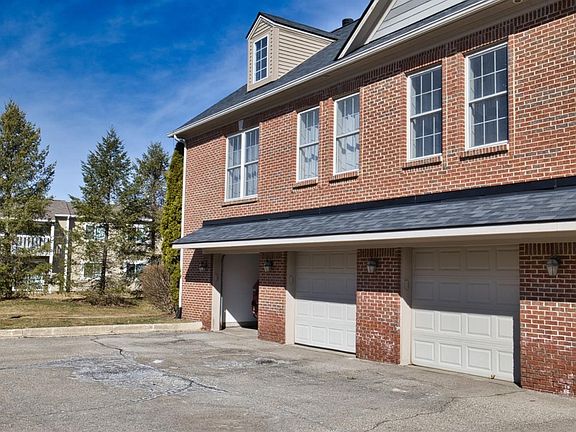 2nd image of 5738 Hampshire Ln
