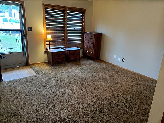 4th image of 307 Helen Dr