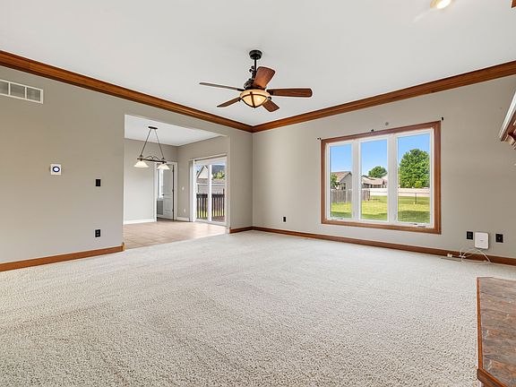 5th image of 5447 SE 27th St