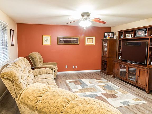 5th image of 2323 Banyon Dr