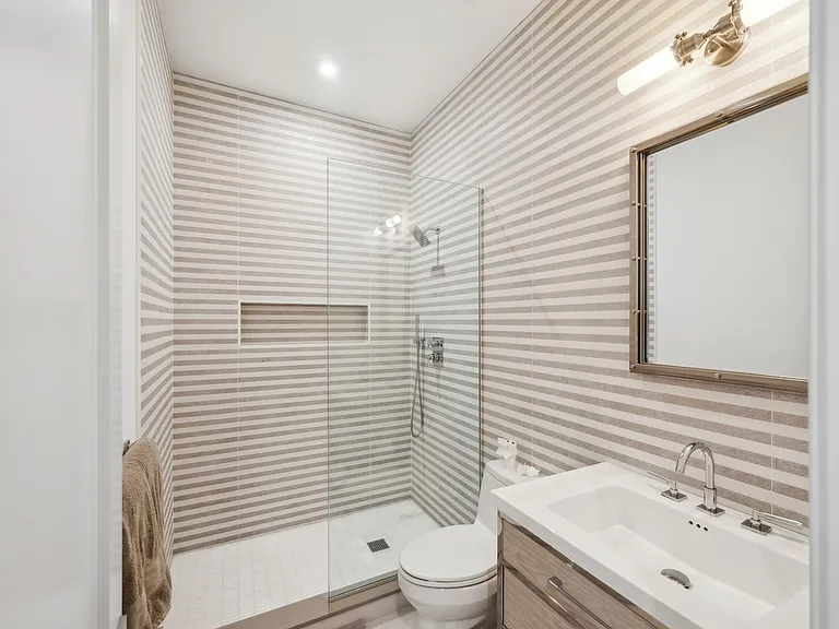 9 S Harbor Dr — Photo 30