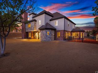 1310 Coronet Dr, Riverside, CA 92506