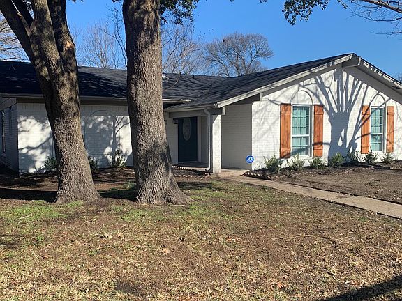 2nd image of 922 Meadowdale Cir