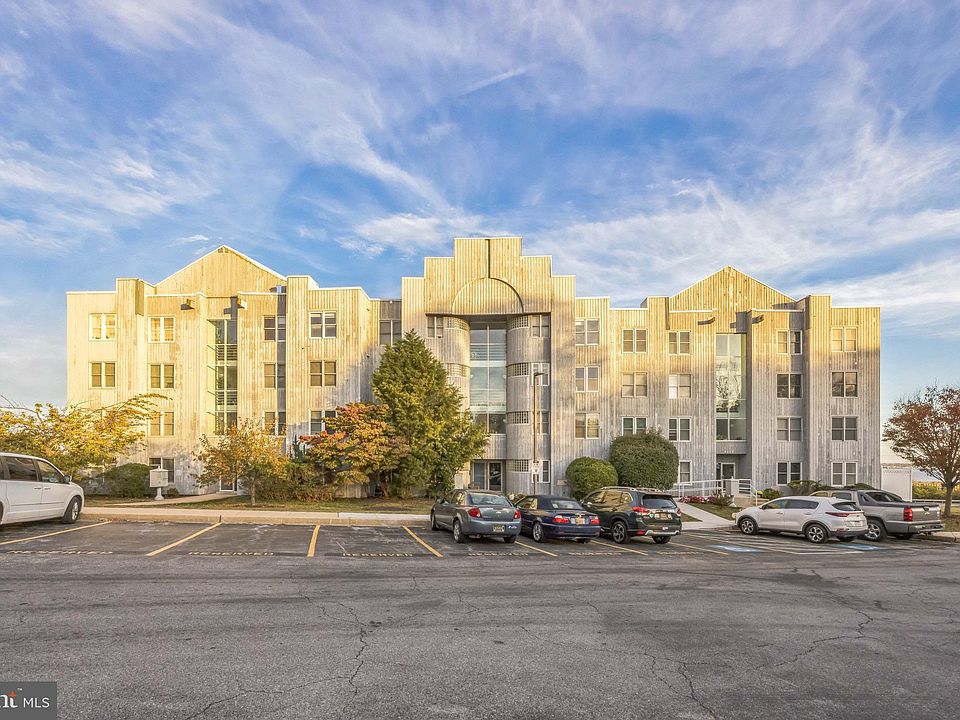 1st image of 5217 Le Parc Dr #61