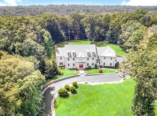 274 Mariomi Rd, New Canaan, CT 06840