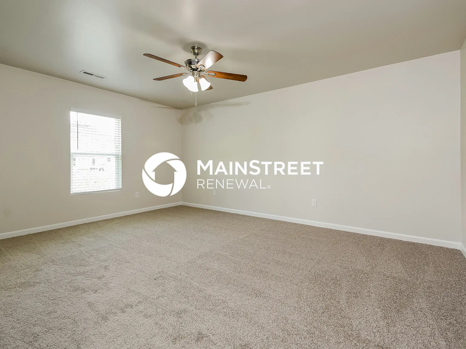 3905 Vershire Ave — Photo 4