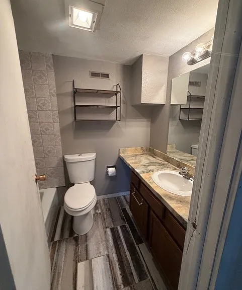 1087 Woodbridge Dr — Photo 23