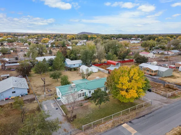 8 Phillips Dr, Los Lunas, NM 87031