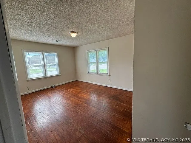 600 W 14th St — Photo 9