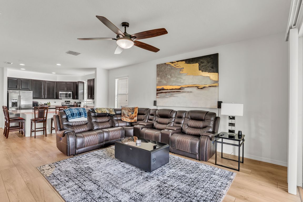 next background image