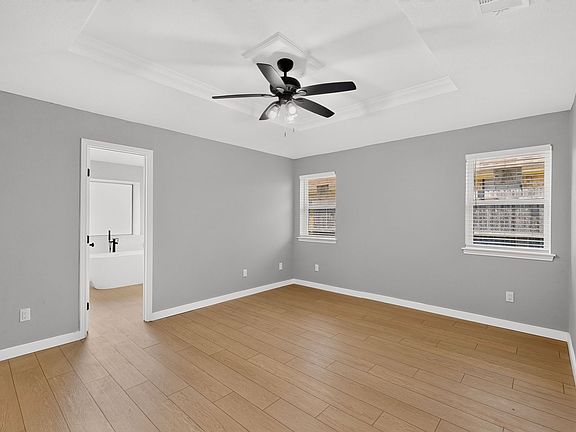 5th image of 620 Stoneybrook Dr