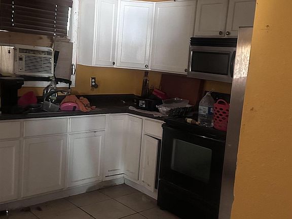 5th image of 229 Eisenhower Dr