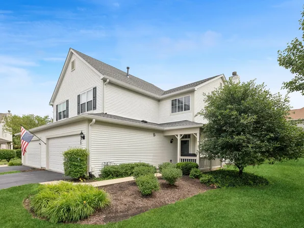 532 Heritage Ct, St Charles, IL 60175