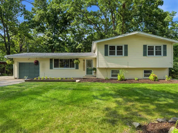 406 Hillman St, Washington, IL 61571