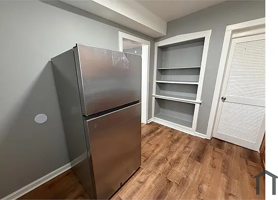 7026 S Clyde Ave — Photo 9