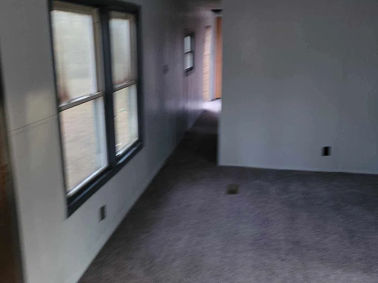 1421 Lee Ave — Photo 13