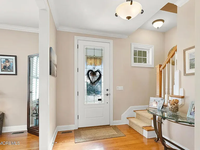 15 S Jackson Ave — Photo 10