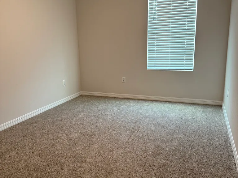 Hilltop Cir — Photo 8