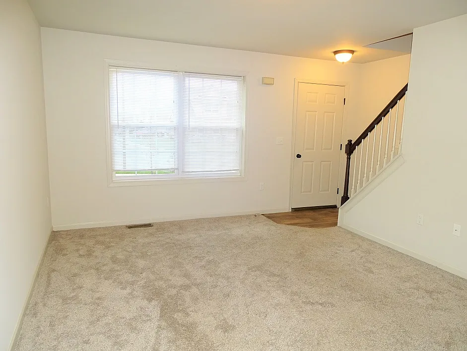 Building Photo - 45 Maize Cir